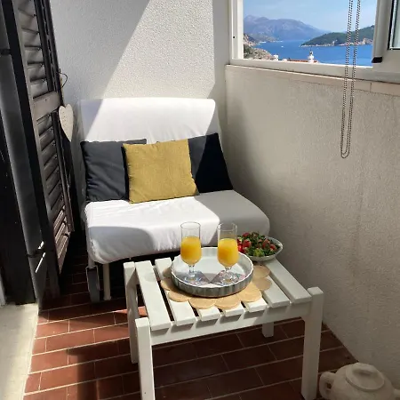 Holiday Marija :d شقة دوبروفينك